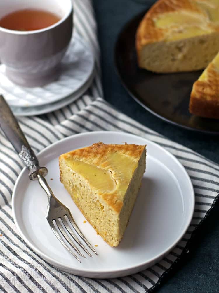 Healthy Cinnamon Apple Cake