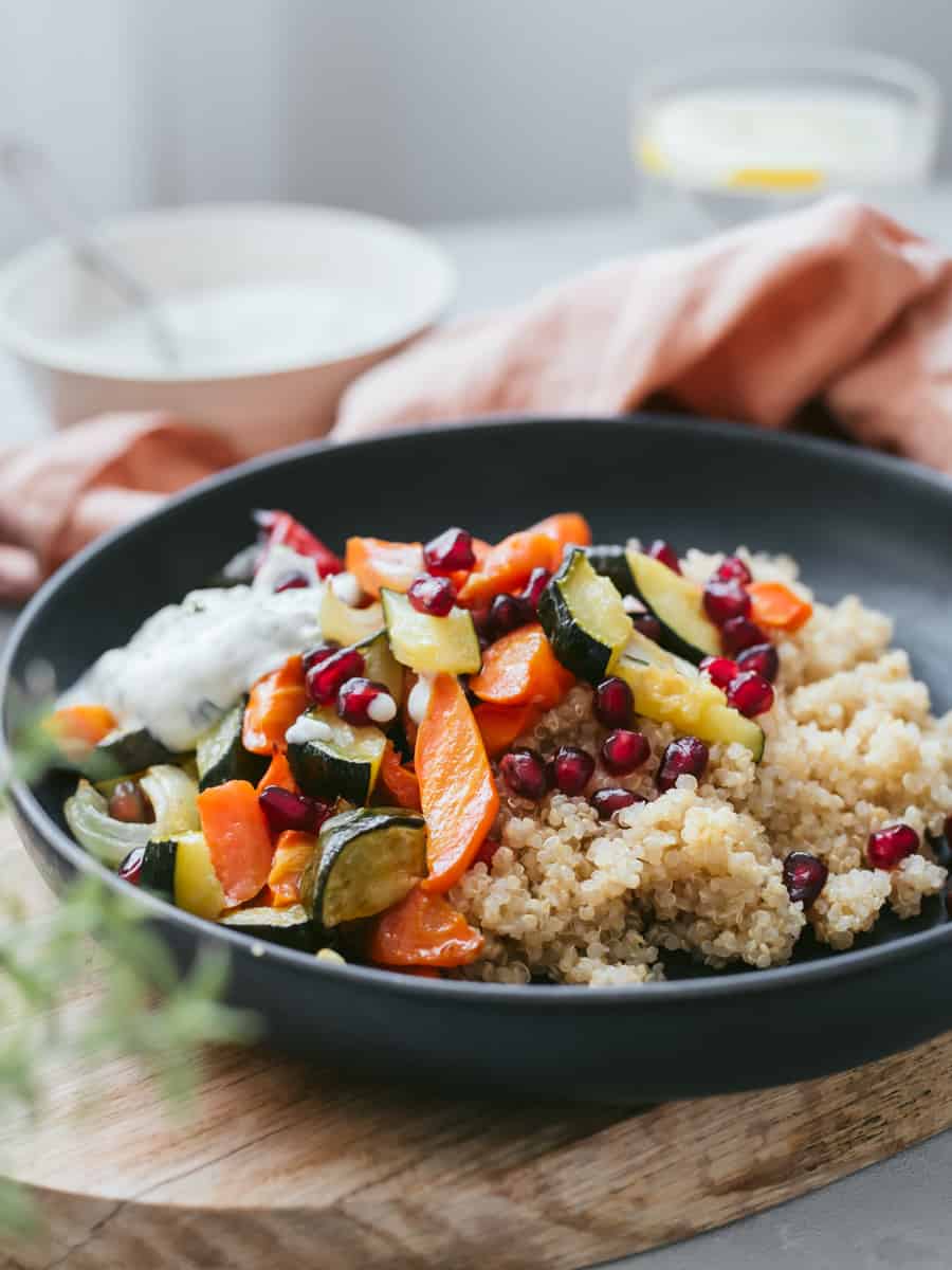 Salada de quinoa e legumes